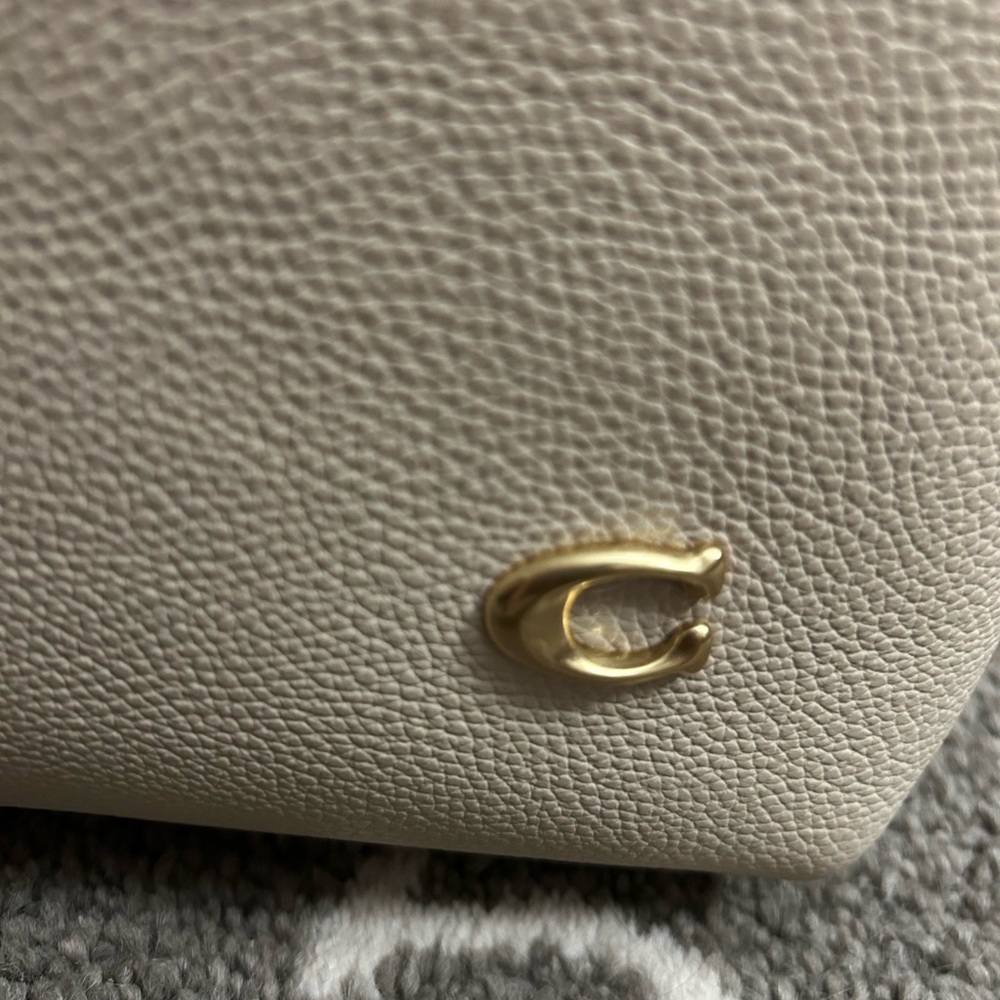 Coach Cream Leather Shoulder Bag - Picture 5 of 12